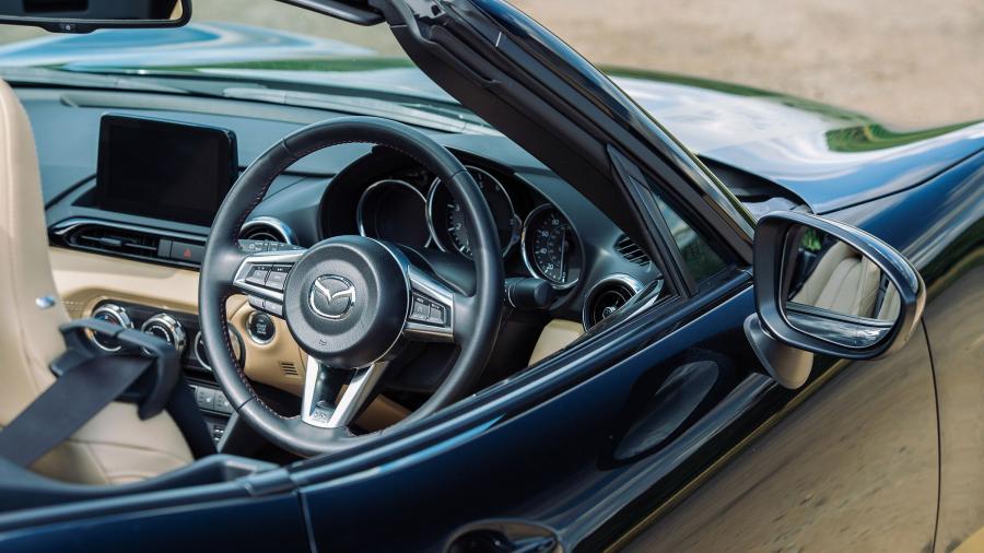 Интерьер Mazda MX-5 Super 220 by BBR (ND) 2019 года  (фото 3 из 11)